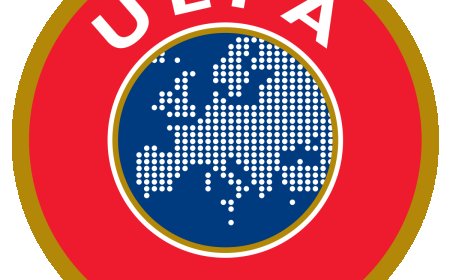 "Gaza-Banner Overschaduwt UEFA Super Cup: Strafbare Feiten en Regelgeving in de Schijnwerpers"  Uitleg UEFA-regelgeving  Andere sportcontroverses "