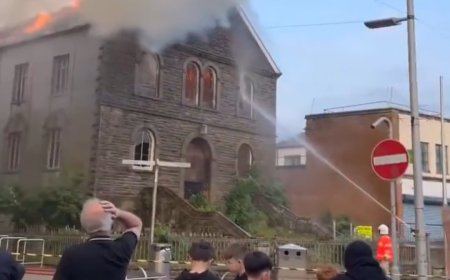 Brand in Kerk in Wales: Twee Pakistaanse Migranten Aangehouden (video)