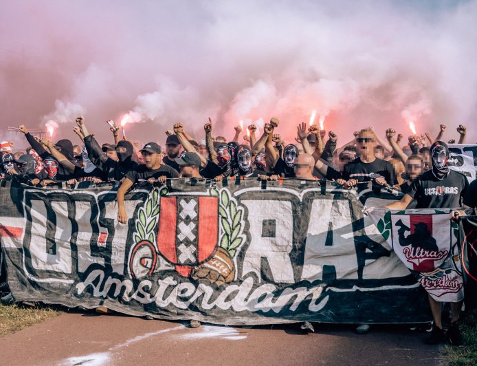 Gérald Darmanin verbiedt Ajax supporters